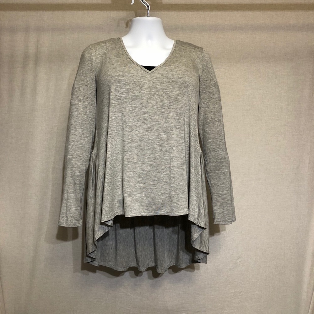 Red by BKE “Heathered Top” Long-Sleeve Blouse